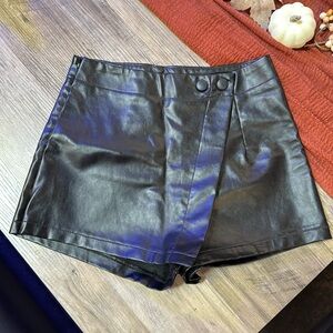 Black mini SKORT🖤